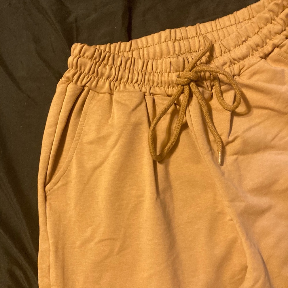 Over sized jogger Camel color